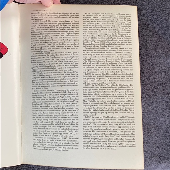 Joan Crawford Paper Dolls Book by Tom Tierney 1983 - Picture 9 of 10